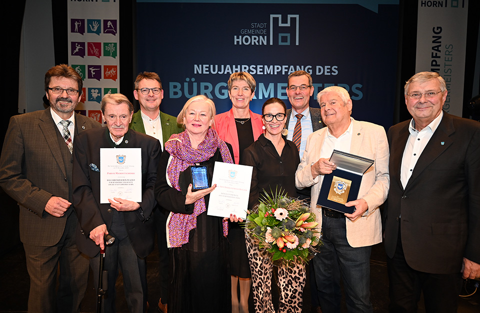 Bgm. Gerhard Lentschig, Parvis Manoutschehri, LAbg. Franz Linsbauer, Iris Andraschek-Holzer NRAbg. Martina Diesner-Wais, StR Barbara Stark, Bezirkshauptmann Stefan Grusch und Vbgm. Heinz Nagl (v. l.) Alle Fotos: Gabreie Hohenegger